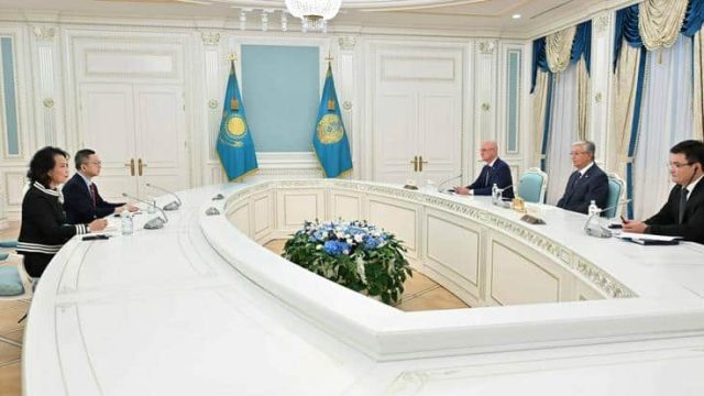 Президент Қытайдың ірі жоғары технологиялық компания басшыларын қабылдады