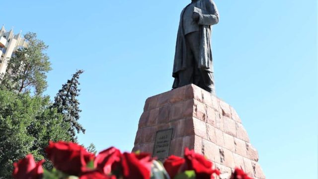 Алматыда Абай күні мерекеленуде