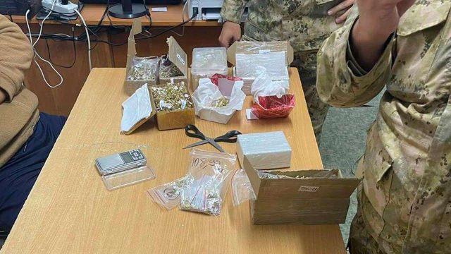 Қазақстанға заңсыз жолмен 48 келі алтын әшекей кіргізілмекші болды