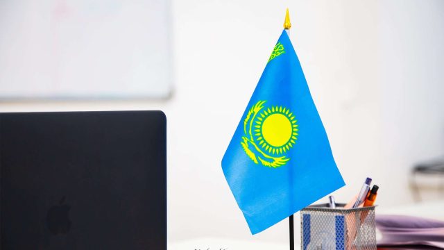 Мемлекеттік Туды қалай және қашан қолдану керек? Президент ойын айтты