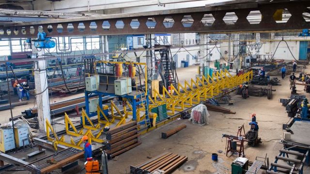 Орал әкімі «Оралагрореммаш» зауытының еңбек ұжымымен кездесті