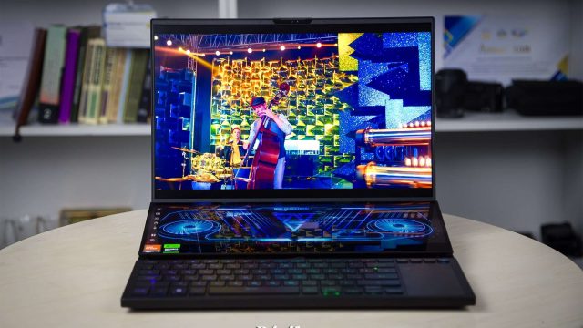 Екі экраны бар ROG Zephyrus DUO 16 ноутбугы арқылы қалай бірнеше жұмыс істеуге болады?