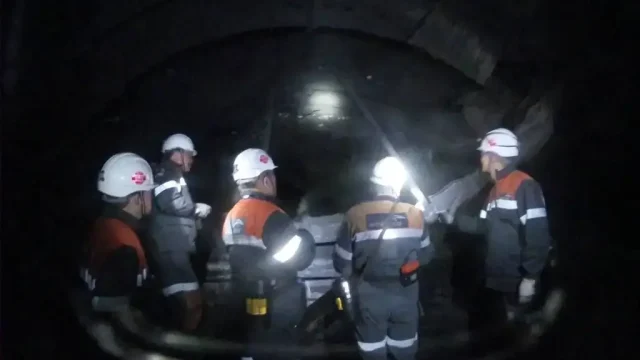 Костенко атындағы шахтада қаза болған кеншілер саны 42-ге жетті