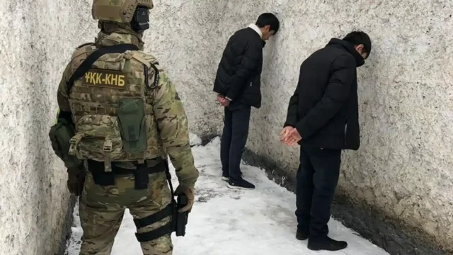 Терроризмді насихаттады деген күдікпен екі адам ұсталды