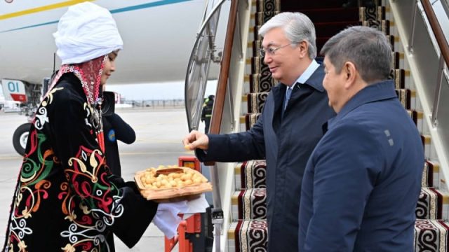 Президент жұмыс сапарымен Бішкекке ұшып барды