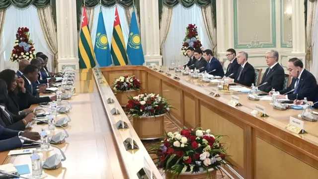 Қазақстан мен Того президенттері кеңейтілген құрамда келіссөз жүргізді