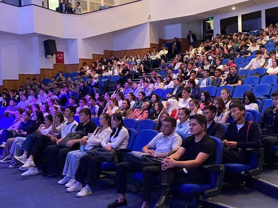 Түркістан қаласының полиция басқармасы cтудент жастармен кездесті