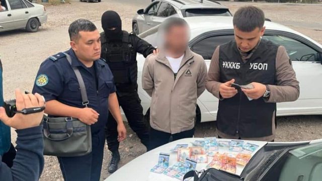 Полицейлер заңсыз көші-қон ұйымдастырған ер адамның үйінен 30 шетелдікті анықтады