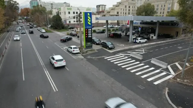 Алматыда Жұмабаев пен Мақатаев көшелерінің қиылысы үш күнге жабылады