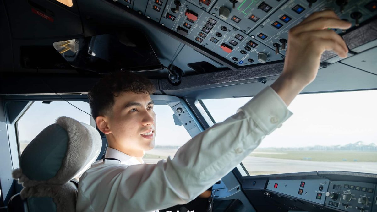 Нұрдәулет Аманқос, Air Astana, ұшқыш