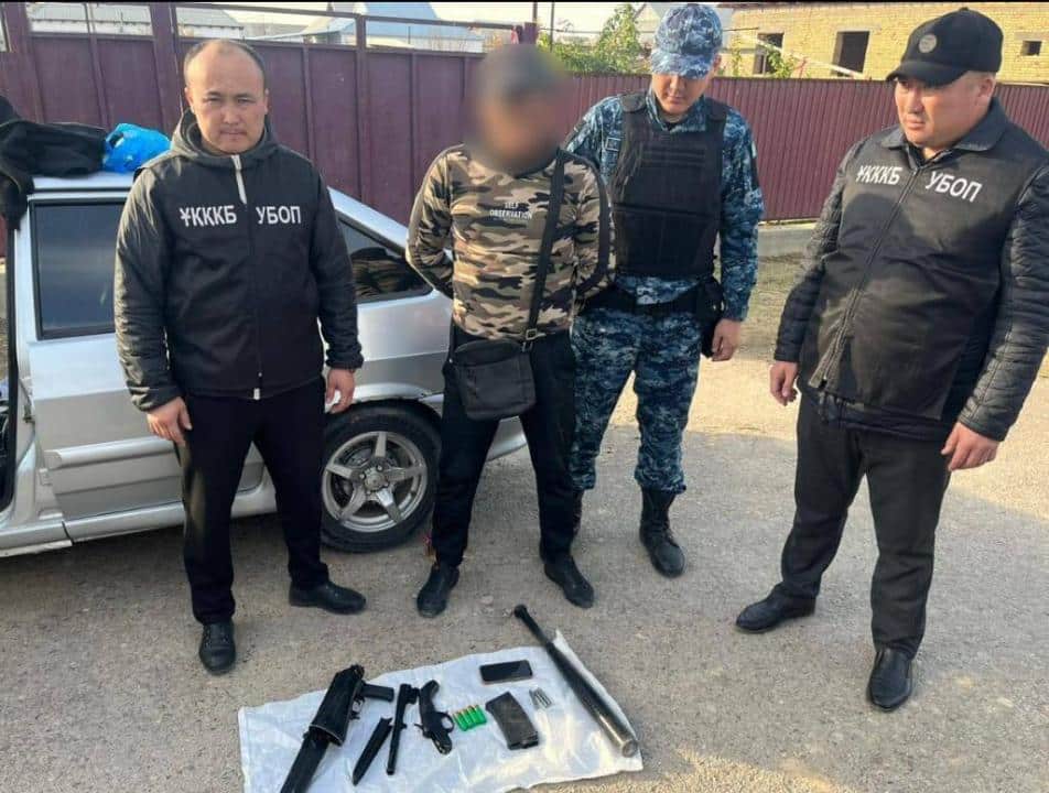 Полицейлер тұрғыннан қару-жарақ пен оқ-дәрі тәркіледі