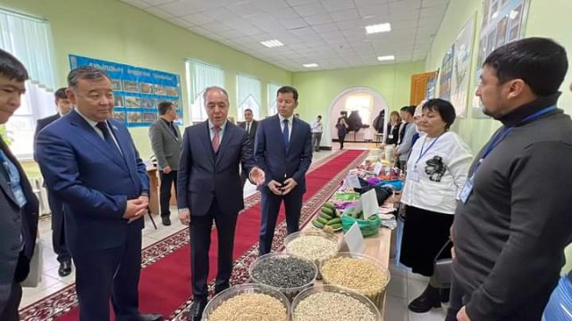 БҚО-ның Шыңғырлау ауылында 45 отбасы жаңа пәтер кілтін алды