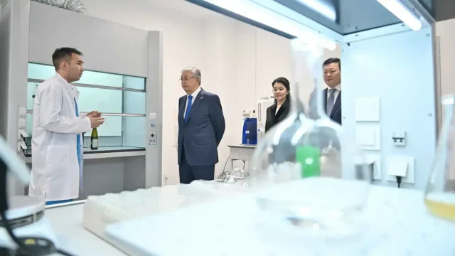 Президент санитариялық-эпидемиологиялық сараптама орталығына барды