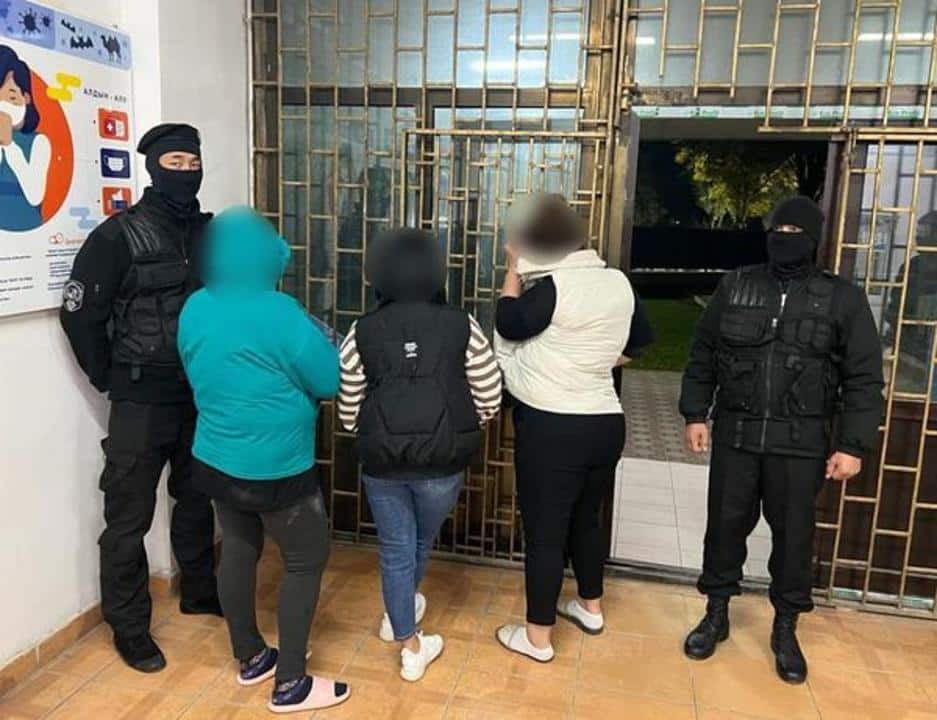 Түркістан облысының полицейлері жеңгетайлық жасады деген күдікпен 50 жас шамасындағы әйелді анықтады