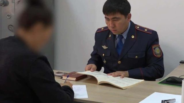 Полицейлер діни әдебиетті заңсыз сату фактісінің жолын кесті