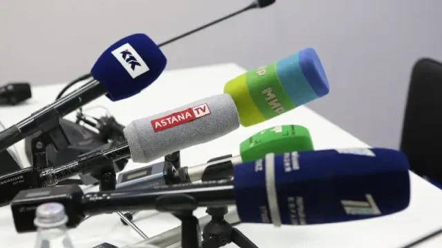 Тілшіні тіркеу оны жүгендеу емес