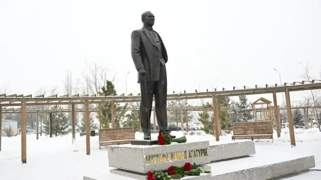Алматыда Мұстафа Кемал Ататүрікке ескерткіш қойылды