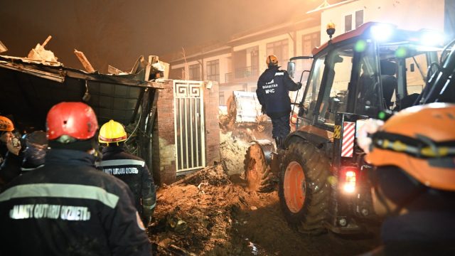 Төрт адам іздестіріліп жатыр: Алматыда тауда лай көшкіні жүрді