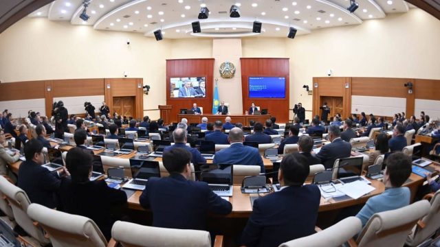 Мемлекет басшысы: Үкіметтің жұмысына жаңа серпін беру қажет