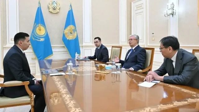 Тоқаев сейсмология орталығының басшысымен кездесті