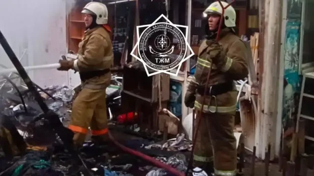 Алматыдағы базарда сауда бутиктері өртенді