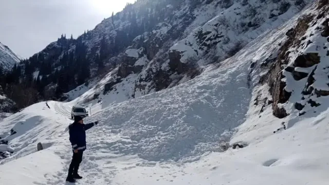 Кіші Алматы өзенінде қар көшкіні жүрді