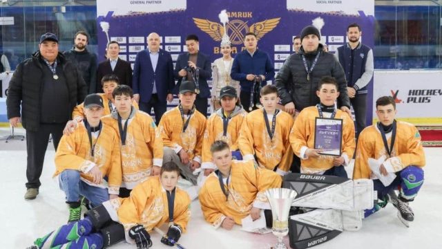 Тең мүмкіндік беру: Астанада хоккейден үздік ауыл балалары анықталды