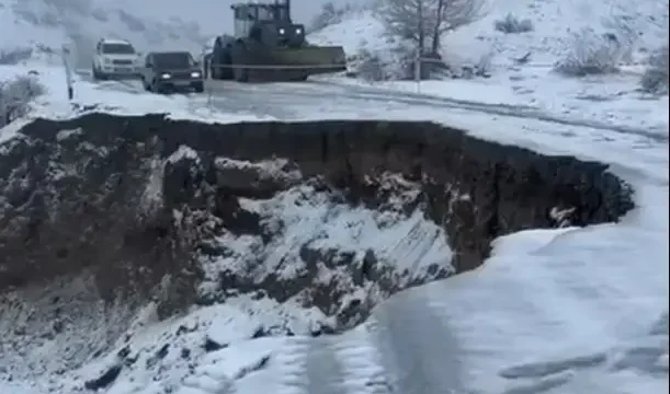 Шығыс Қазақстанда лай көшкіні жүріп, жол жабылды