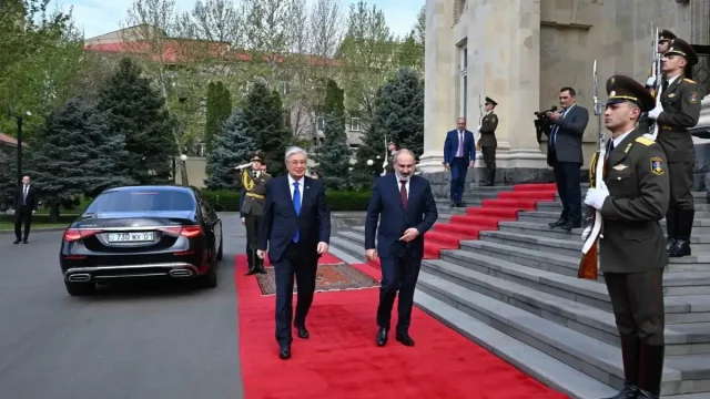 Ереванда Қазақстан президентін салтанатты қарсы алу рәсімі өтті