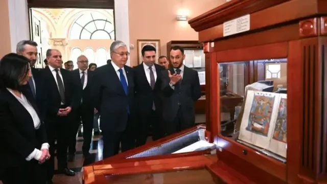 Мемлекет басшысы Матенадаран көне қолжазбалар институтына барды