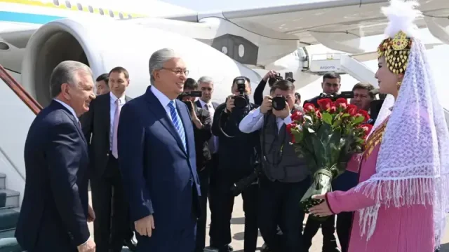 Мемлекет басшысы жұмыс сапарымен Өзбекстанға барды