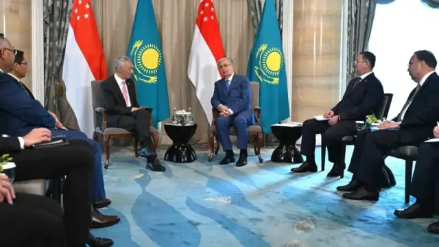Қасым-Жомарт Тоқаев Сингапурдың аға министрі Ли Сянь Лунмен кездесті