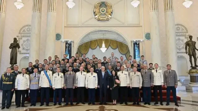 Президент мемлекеттік наградалар тапсыру рәсіміне қатысты