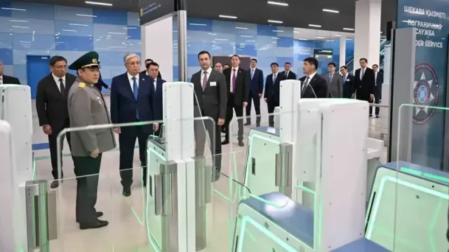 Президент Алматы әуежайының жаңа халықаралық терминалын аралады