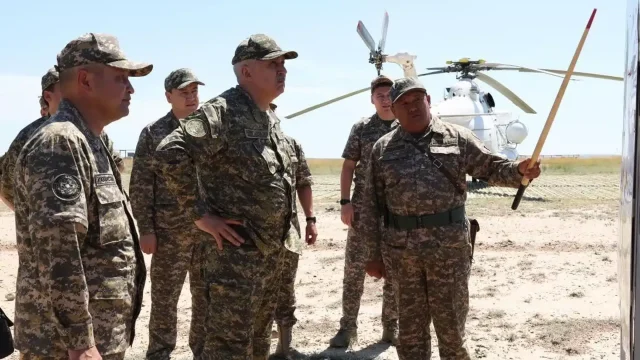 Қорғаныс министрі әскери нысандарды тексерді