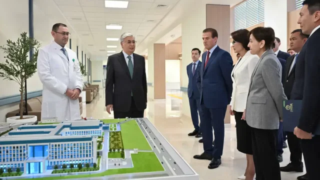 Президент Ұлттық шұғыл медицинаны үйлестіру орталығына барды
