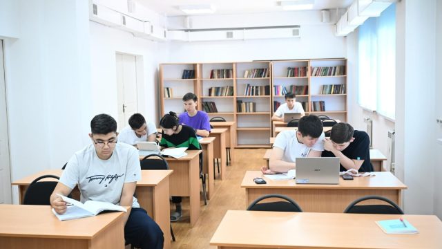 Биыл колледждерде 150 мыңнан астам студент тегін оқиды