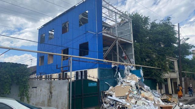 Алматыда соттың шешімі бойынша үш қабатты ғимарат бұзылады