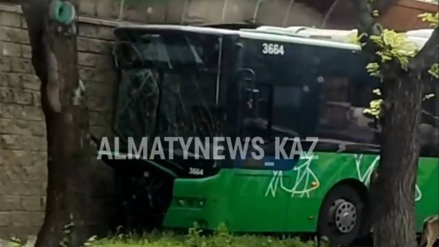Алматыда тағы автобус апаты болды