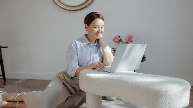 ASUS Zenbook s 16 ноутбугы қалай аккаунт-менеджер Жұлдыздың көмекшісіне айналды?