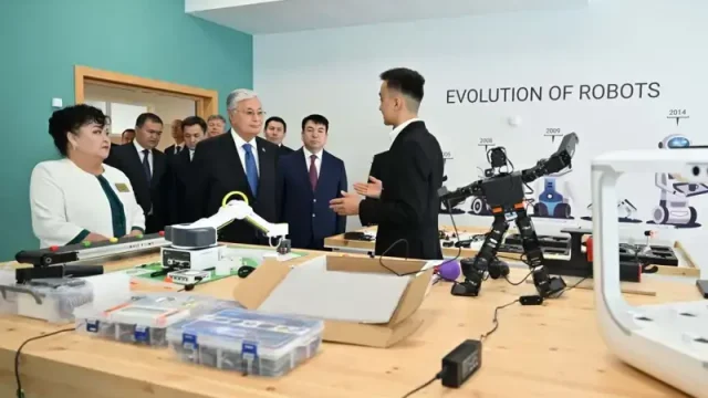 Президент Астанадағы бірқатар жаңа мектепті аралап көрді