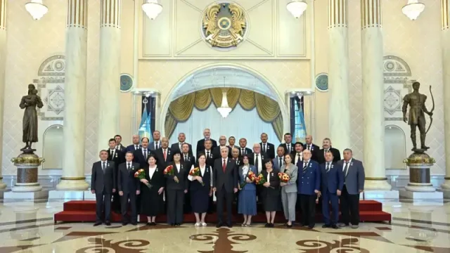 Президент мұнай-газ саласының қызметкерлерін марапаттау рәсіміне қатысты