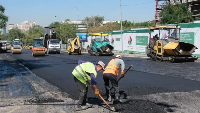 56 млн теңге: БҚО-да басшылар жол жөндеуге бөлінген қаржыны жымқырып отырған