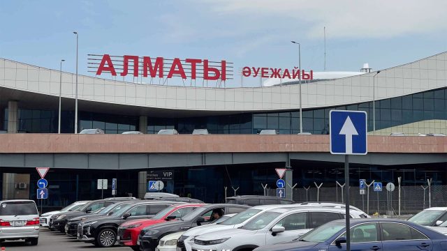 Алматы әуежайында мұздануға қарсы өңдеу алаңы іске қосылды