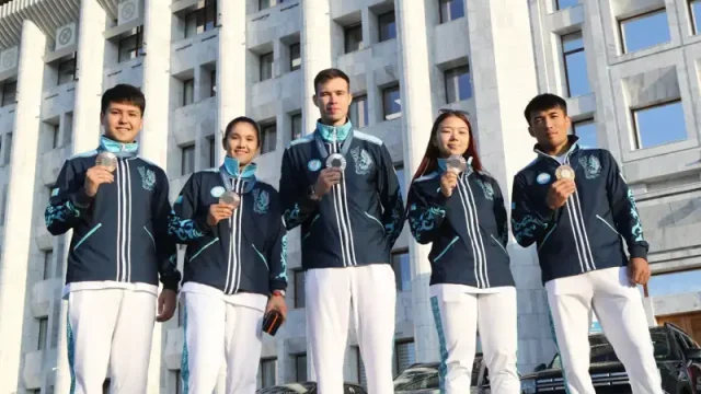Алматылық олимпиада жүлдегерлеріне пәтер мен көлік берілді