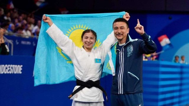 Паралимпиада ойындарының жеңімпаздарына пәтер берілді