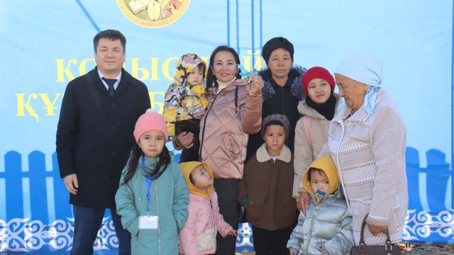БҚО-да Республика күні қарсаңында бірқатар тұрғын баспаналы болды