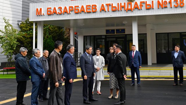 Алматыда Республика күніне орай №138 мектептің күрделі жөндеуі аяқталды