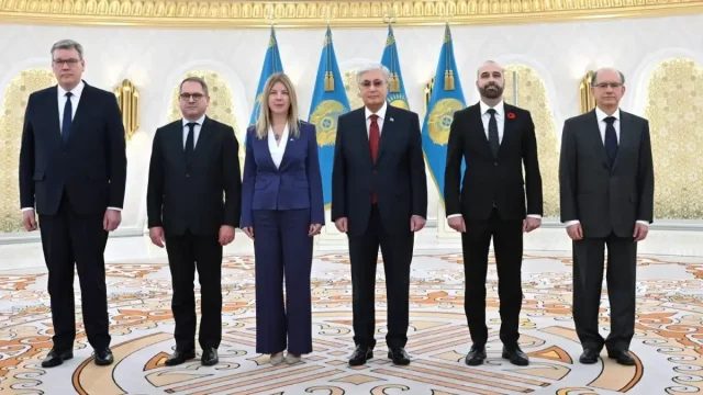 Президент бірқатар мемлекеттің елшілерінен сенім грамоталарын қабылдады