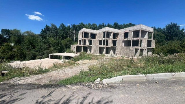 Алматының тау бөктерінде ірі заңсыз нысан сүріліп жатыр